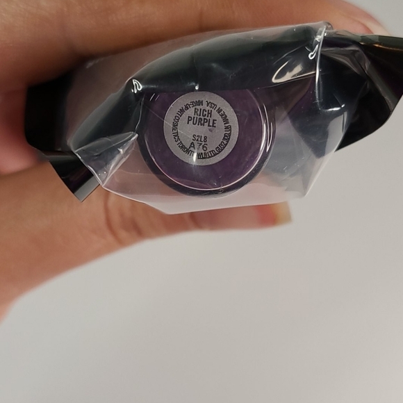 MAC Pigment Mini Loose Powder In Rich Purple - Picture 5 of 11